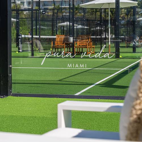 PURA VIDA a tennis court